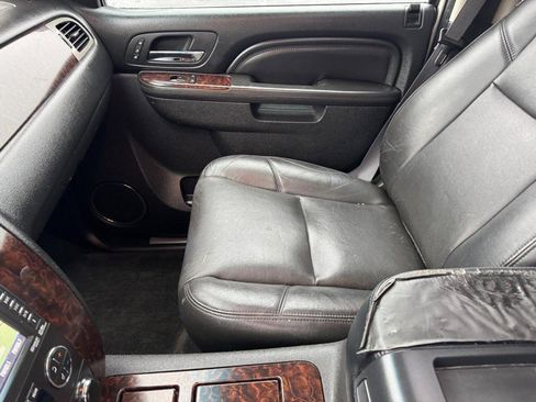 Used 2013 GMC Yukon XL Denali image 16