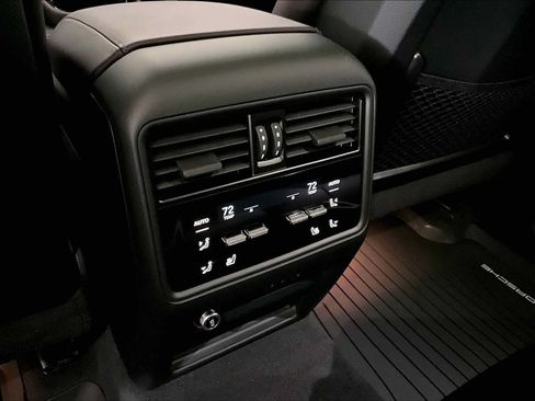 New 2026 Porsche Cayenne Coupe AWD/4WD image 27