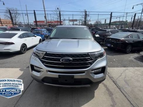 Certified 2022 Ford Explorer XLT w/ Equipment Group 202A AWD/4WD image 5