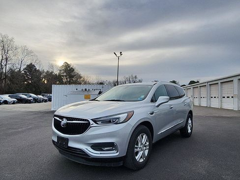 Used 2020 Buick Enclave Essence w/ Sound and Sites Package image 1