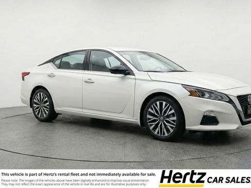 Used 2025 Nissan Altima 2.5 SV FWD image 1