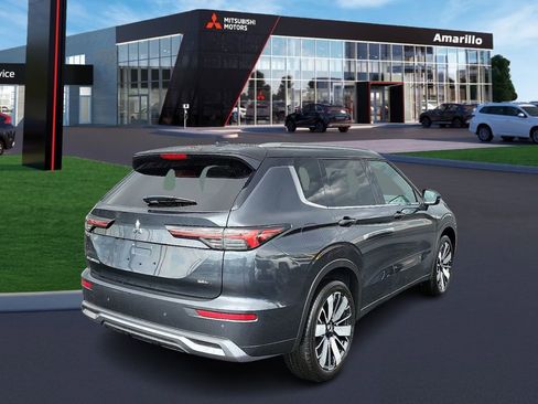 New 2025 Mitsubishi Outlander SEL image 3