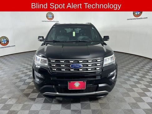 Used 2017 Ford Explorer XLT w/ Equipment Group 202A AWD/4WD image 14