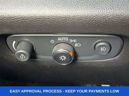 Used 2020 Chevrolet Traverse LT w/ LT Premium Package image 39