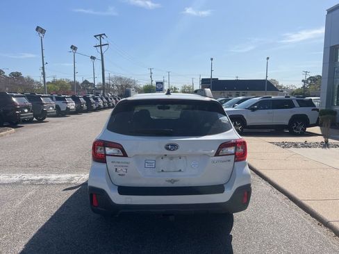 Used 2018 Subaru Outback 2.5i Limited image 5