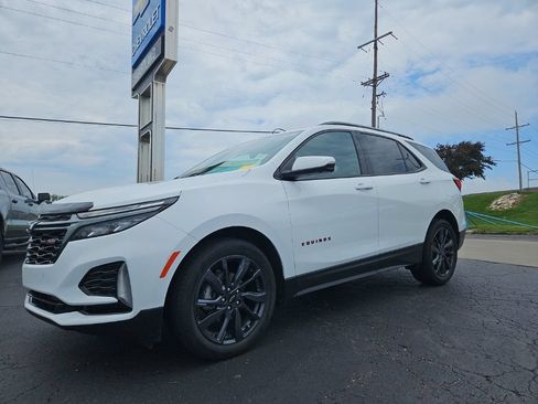 Used 2022 Chevrolet Equinox RS w/ RS Leather Package FWD image 2
