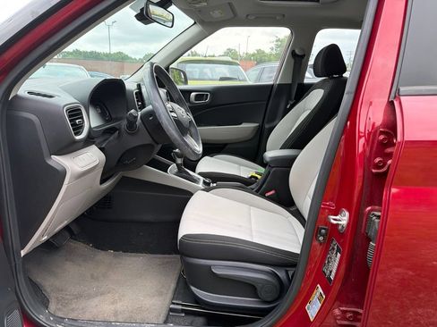 Certified 2024 Hyundai Venue SEL FWD image 13