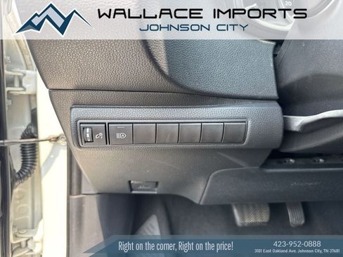 Used 2021 Toyota Corolla LE FWD image 29