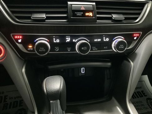 Used 2018 Honda Accord EX image 30