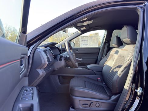 New 2026 Nissan Pathfinder Rock Creek AWD/4WD image 11