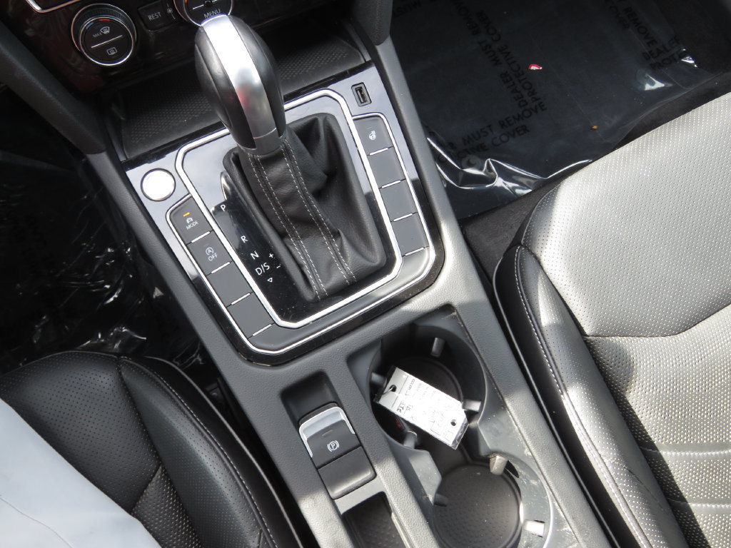 Used 2019 Volkswagen Arteon SEL Premium AWD/4WD image 23