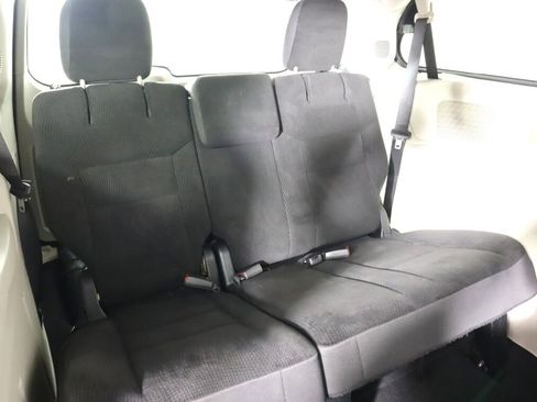 Used 2018 Dodge Grand Caravan SE w/ UConnect Hands-Free Group image 29