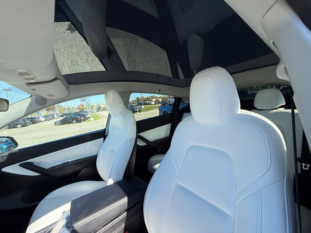Used 2022 Tesla Model Y Long Range AWD/4WD image 13