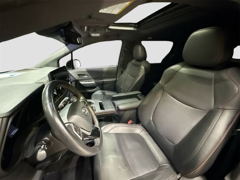 Used 2021 Toyota Sienna XSE image 21