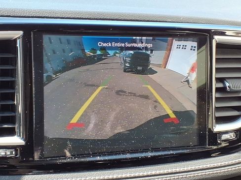 Used 2023 Chrysler Pacifica Touring-L w/ S Appearance Package FWD image 14