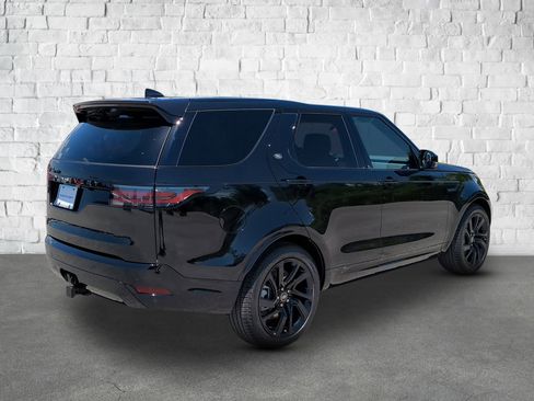 New 2025 Land Rover Discovery Dynamic SE image 6