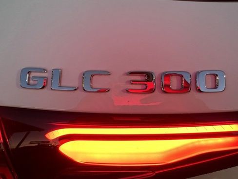 New 2026 Mercedes-Benz GLC 300 4MATIC image 9