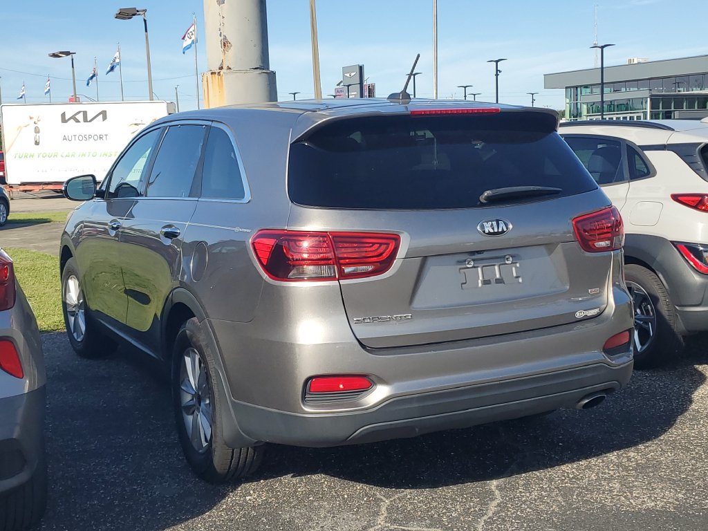 Used 2019 Kia Sorento L FWD image 3