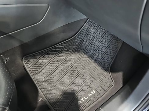 Used 2022 Volkswagen Atlas SE image 14