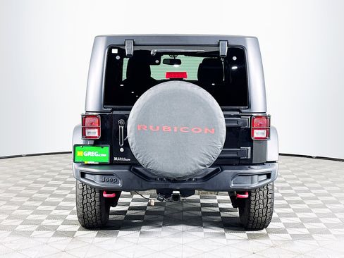 Used 2018 Jeep Wrangler Unlimited Rubicon w/ Connectivity Group image 8