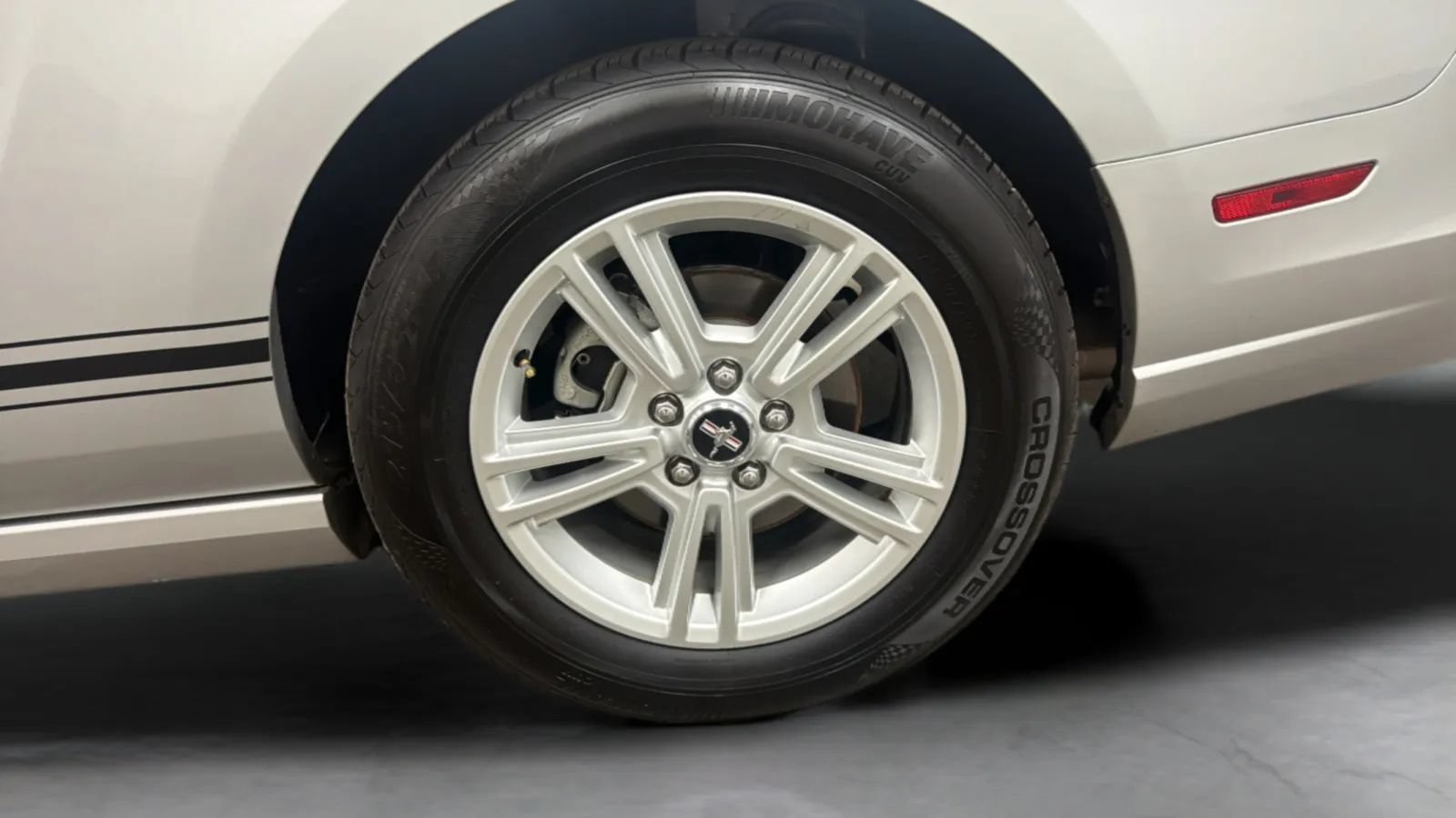 Used 2013 Ford Mustang Coupe RWD image 25