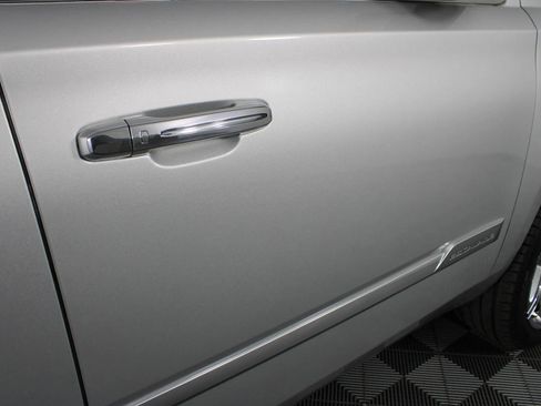 Used 2020 Cadillac Escalade ESV Luxury image 40