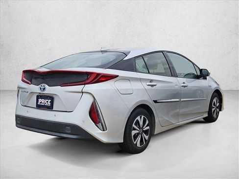 Used 2018 Toyota Prius Prime Advanced image 4