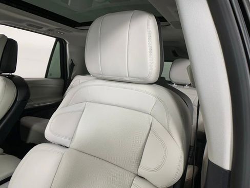 New 2025 Lincoln Navigator Reserve image 20