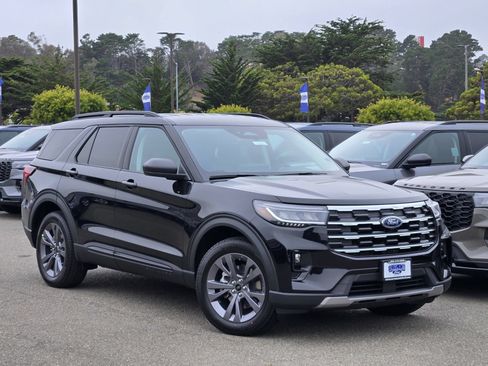 New 2026 Ford Explorer Active w/ Active Comfort Package AWD/4WD image 2