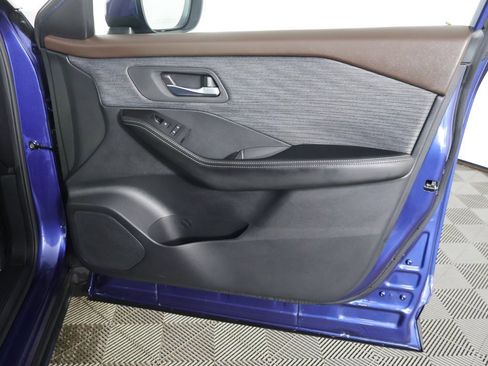 Used 2023 Nissan Rogue SV image 22