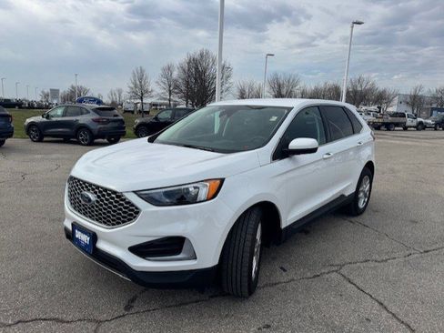 Certified 2024 Ford Edge SEL image 3