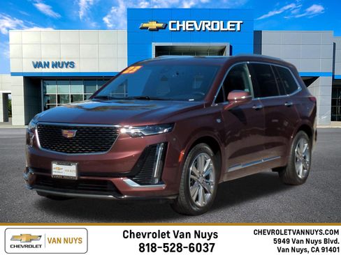 Used 2023 Cadillac XT6 Premium Luxury image 1