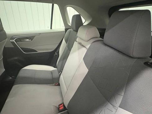Used 2025 Toyota RAV4 XLE FWD image 9