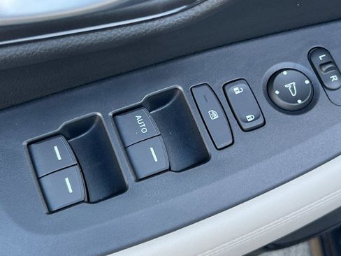 New 2026 Honda HR-V LX image 12