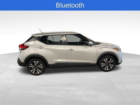 Used 2019 Nissan Kicks SV image 6