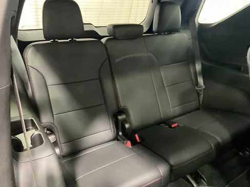Used 2024 Chevrolet Traverse RS image 21