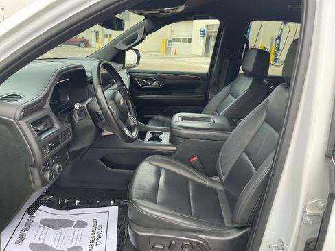 Used 2024 Chevrolet Suburban LT AWD/4WD image 9