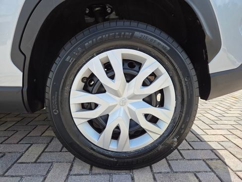 Certified 2024 Toyota Corolla Cross L FWD image 20