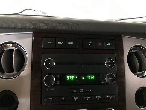 Used 2013 Ford Expedition XLT RWD image 27