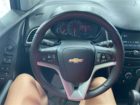 Used 2017 Chevrolet Trax LT image 14