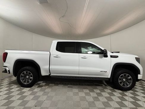 Used 2024 GMC Sierra 1500 AT4 w/ AT4 Premium Package AWD/4WD image 8