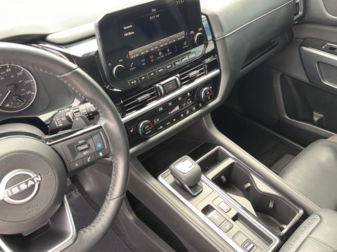 Certified 2022 Nissan Pathfinder SL w/ SL Black Package FWD image 21