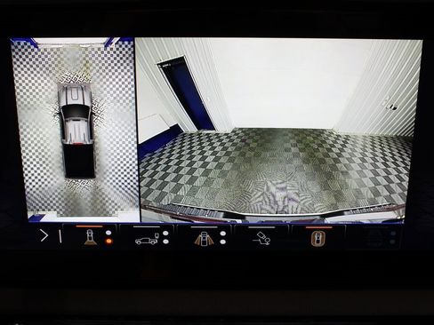 Used 2025 GMC Sierra 2500 AT4 image 16