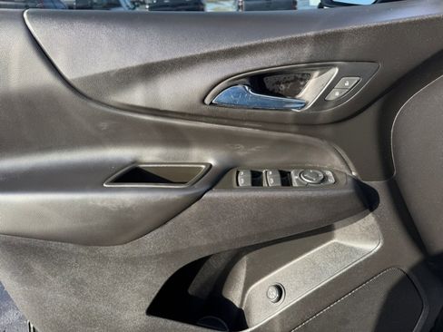 Used 2020 Chevrolet Equinox LT w/ Driver Convenience Package image 34