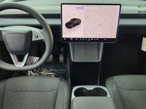 Used 2026 Tesla Model Y 2WD image 33