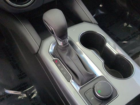 Used 2025 Chevrolet Blazer LT FWD image 19