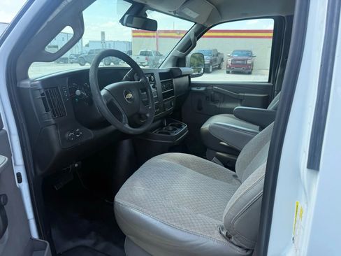 Used 2019 Chevrolet Express 2500 image 10