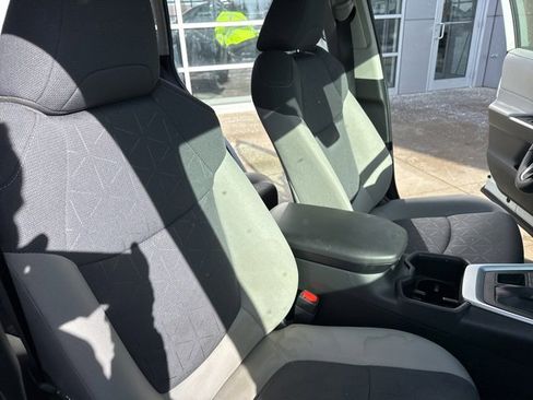 Used 2024 Toyota RAV4 XLE image 33