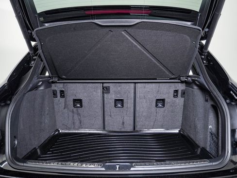 Certified 2023 Porsche Macan GTS image 28