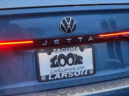 New 2026 Volkswagen Jetta SE FWD image 14